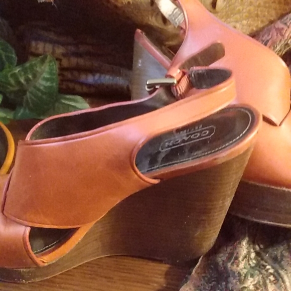 Coral Coach wedges size 8 - Picture 5 of 11
